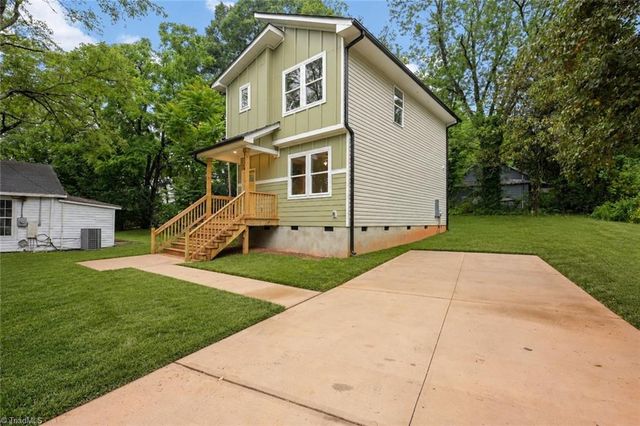 1324 Old Charlotte Road, Statesville, NC 28677