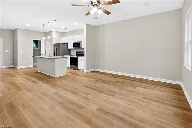 1324 Old Charlotte Road, Statesville, NC 28677