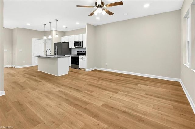 1324 Old Charlotte Road, Statesville, NC 28677