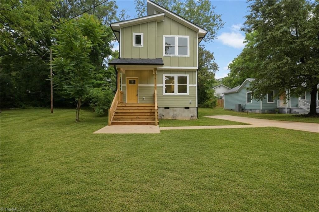 1324 Old Charlotte Road, Statesville, NC 28677