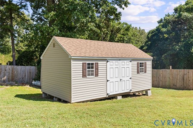 14119 Kentwood Forest Dr, Chester, VA 23831