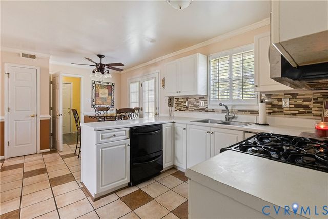 14119 Kentwood Forest Dr, Chester, VA 23831