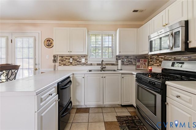 14119 Kentwood Forest Dr, Chester, VA 23831