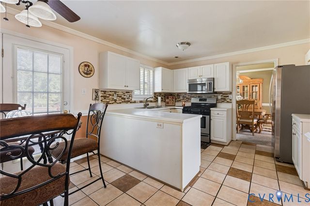 14119 Kentwood Forest Dr, Chester, VA 23831