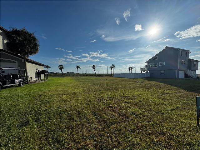 149 Mariners Dr, Port Aransas, TX 78373