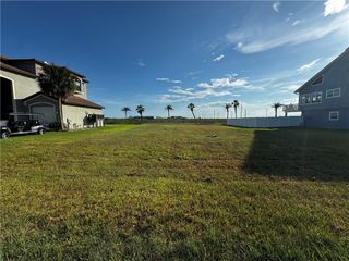 149 Mariners Dr, Port Aransas, TX 78373