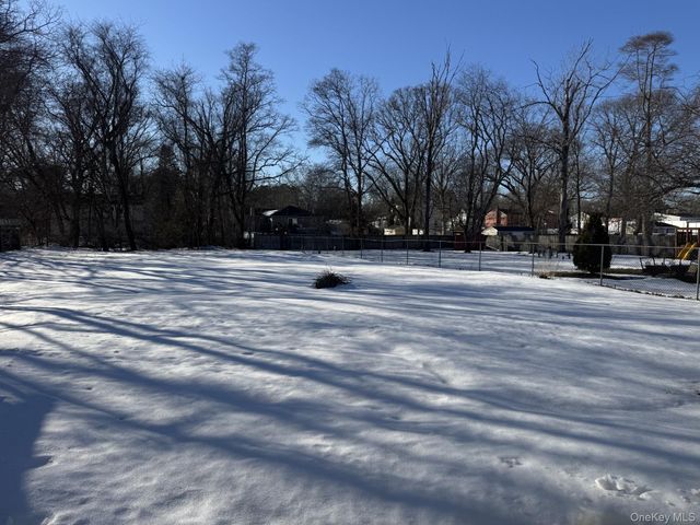 1520 N Thompson Drive, Bay Shore, NY 11706