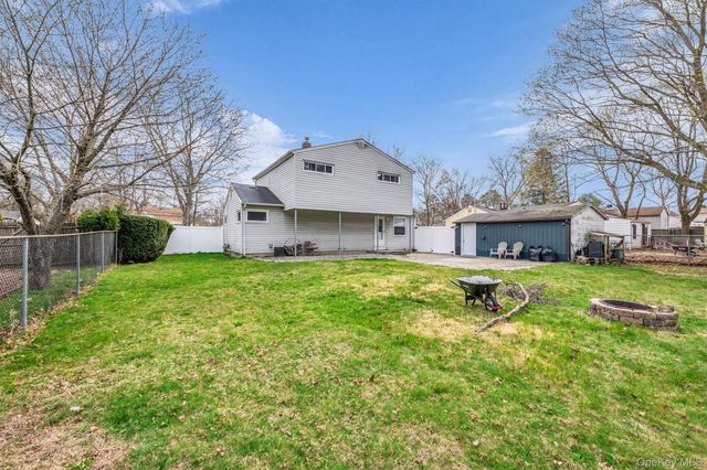 1520 N Thompson Drive, Bay Shore, NY 11706