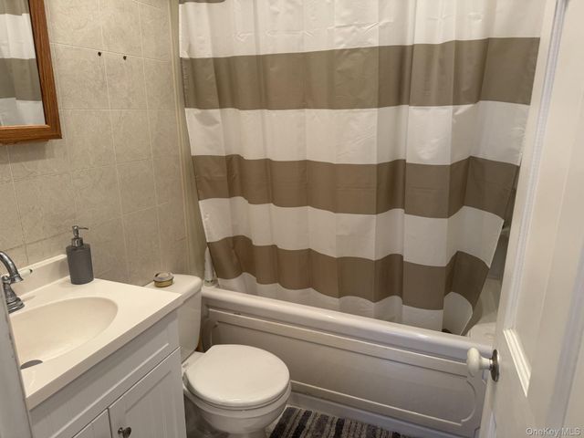 1520 N Thompson Drive, Bay Shore, NY 11706