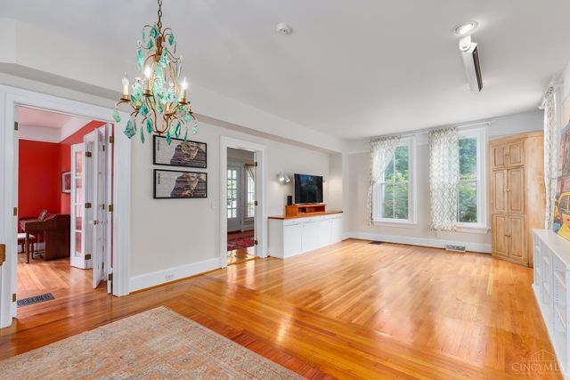 429 Elm Avenue, Terrace Park, OH 45174