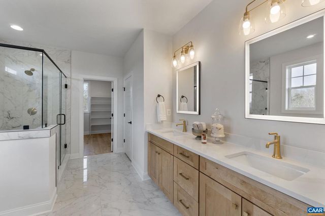 3 SABLEWOOD DR, Charlottesville, VA 22911