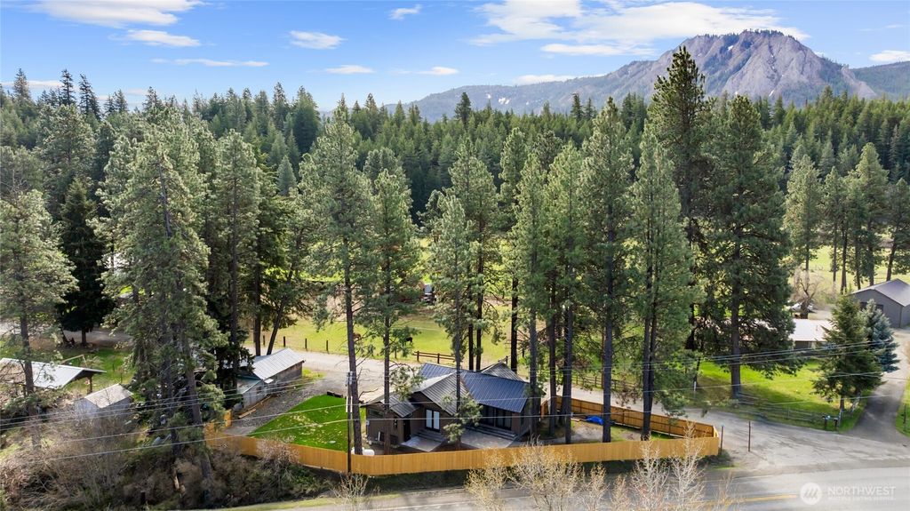 Image 1 of property listing at 391 Gobblers Knob, Cle Elum, WA 98922