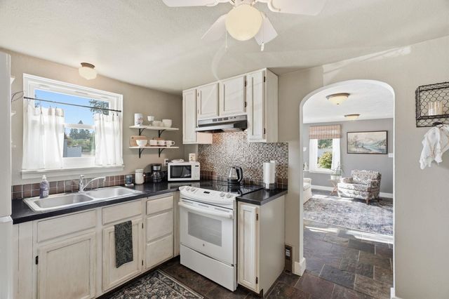 3215 S Ray St, Spokane, WA 99223