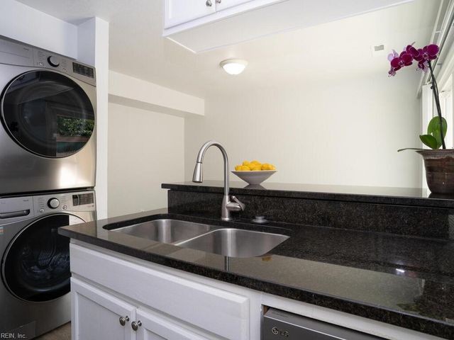 1365 White Birch LN, Virginia Beach, VA 23456