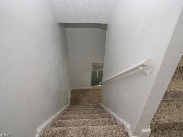 1365 White Birch LN, Virginia Beach, VA 23456