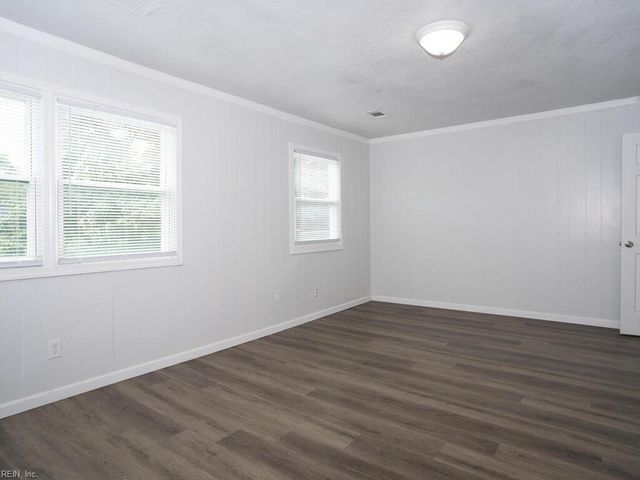 1365 White Birch LN, Virginia Beach, VA 23456
