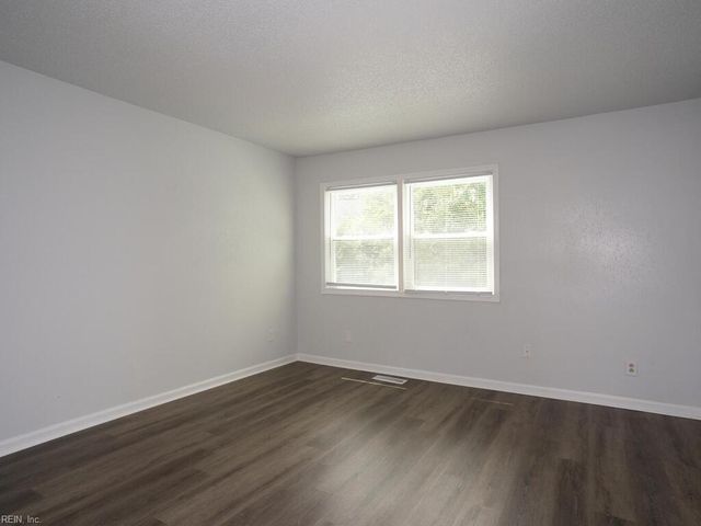 1365 White Birch LN, Virginia Beach, VA 23456