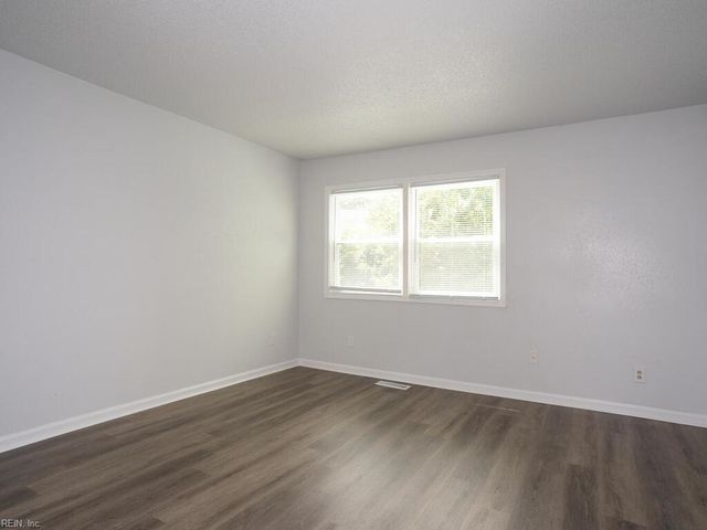 1365 White Birch LN, Virginia Beach, VA 23456