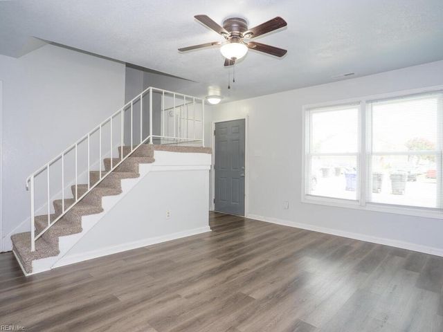 1365 White Birch LN, Virginia Beach, VA 23456