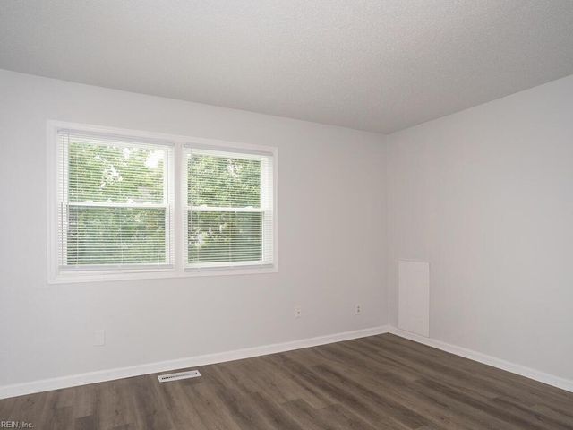 1365 White Birch LN, Virginia Beach, VA 23456