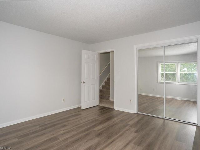 1365 White Birch LN, Virginia Beach, VA 23456