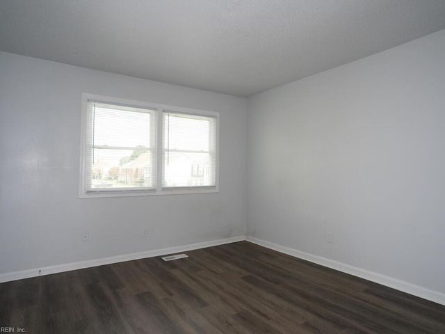 1365 White Birch LN, Virginia Beach, VA 23456