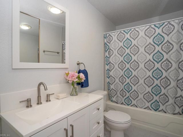 1365 White Birch LN, Virginia Beach, VA 23456