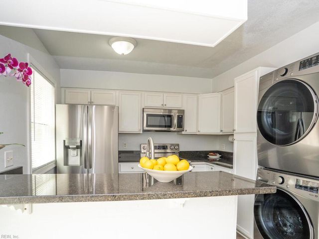 1365 White Birch LN, Virginia Beach, VA 23456