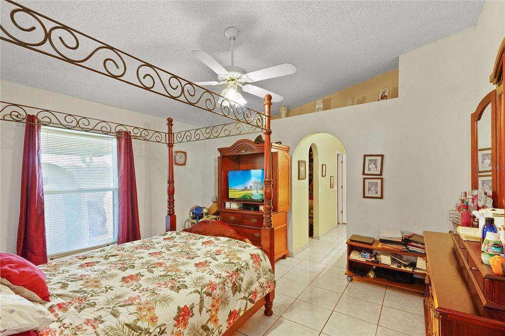 Image 8 of property listing at 11545 BENTRY STREET, Orlando, FL 32824