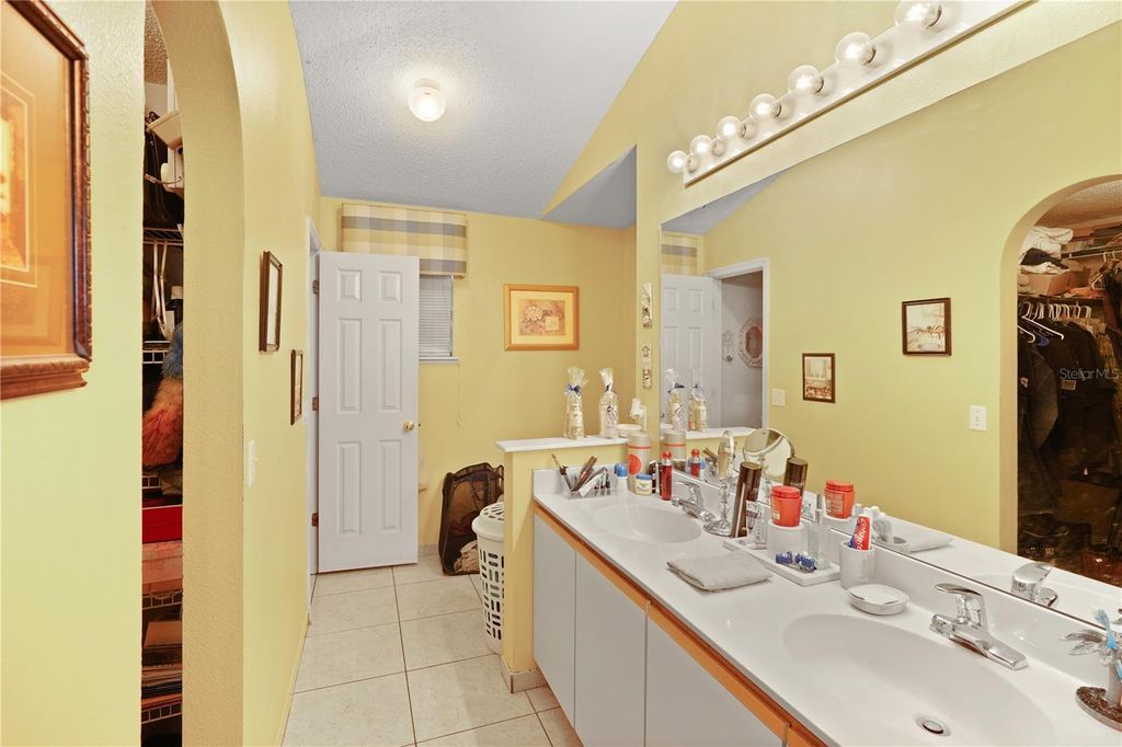 Image 9 of property listing at 11545 BENTRY STREET, Orlando, FL 32824