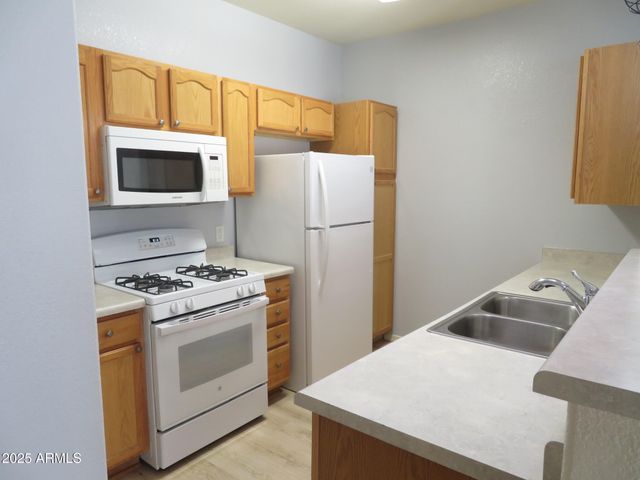 390 ROBIN Court, Sierra Vista, AZ 85635