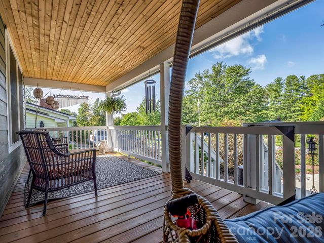 11 N Pershing Road, Asheville, NC 28805