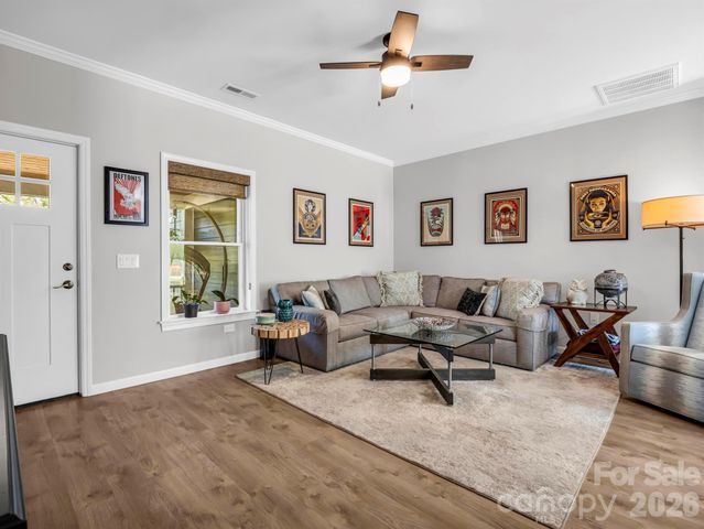 11 N Pershing Road, Asheville, NC 28805