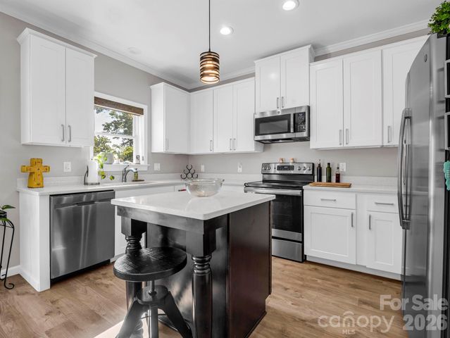 11 N Pershing Road, Asheville, NC 28805