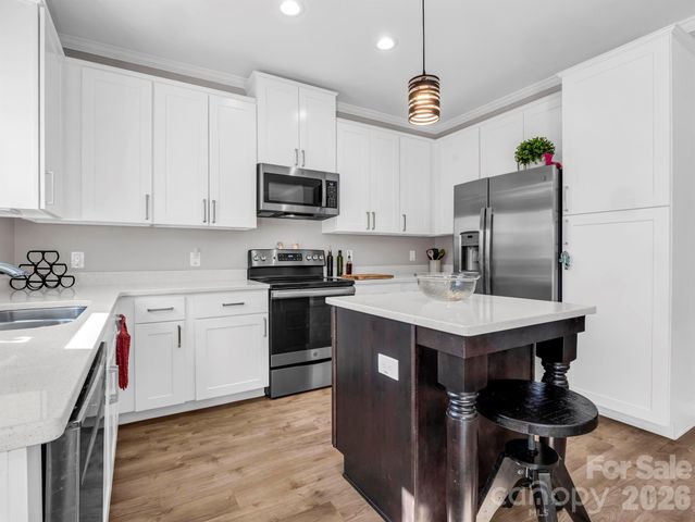 11 N Pershing Road, Asheville, NC 28805