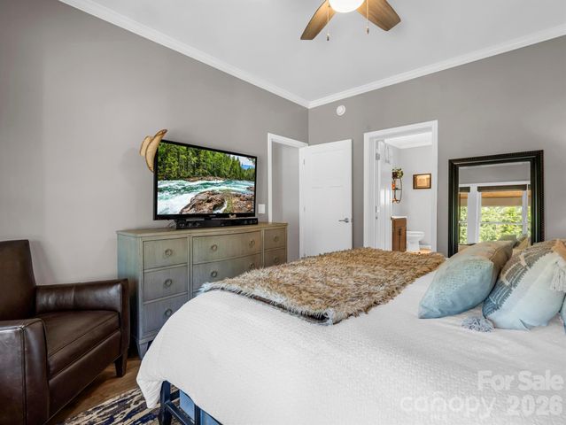 11 N Pershing Road, Asheville, NC 28805