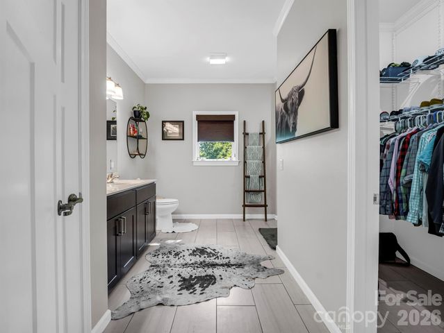 11 N Pershing Road, Asheville, NC 28805