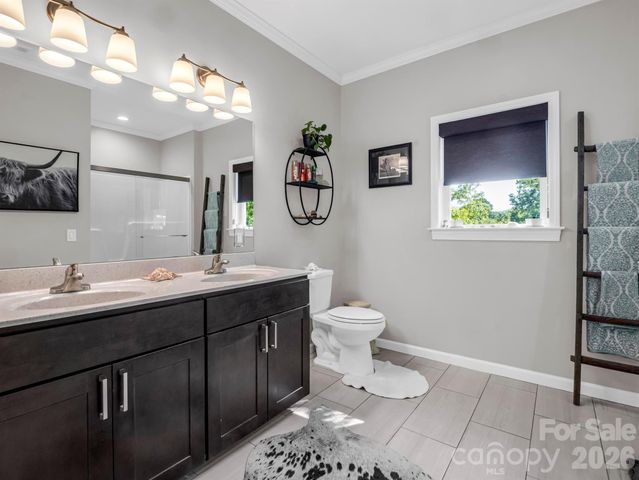 11 N Pershing Road, Asheville, NC 28805