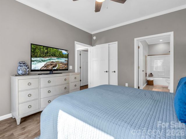 11 N Pershing Road, Asheville, NC 28805