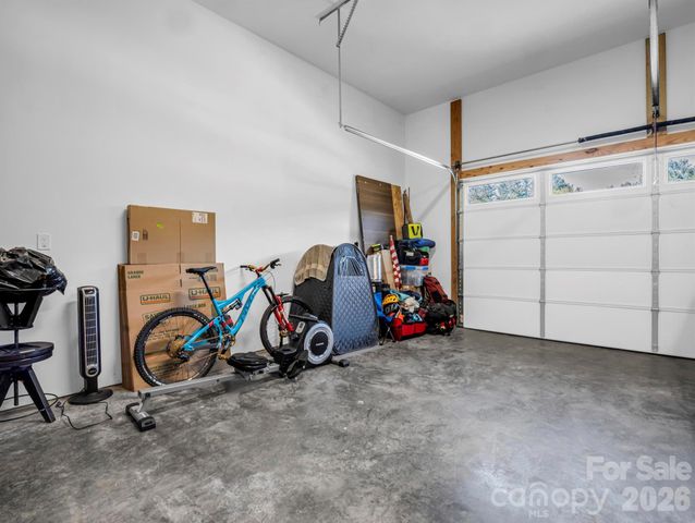 11 N Pershing Road, Asheville, NC 28805