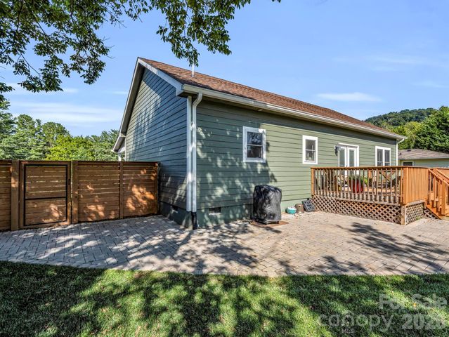 11 N Pershing Road, Asheville, NC 28805