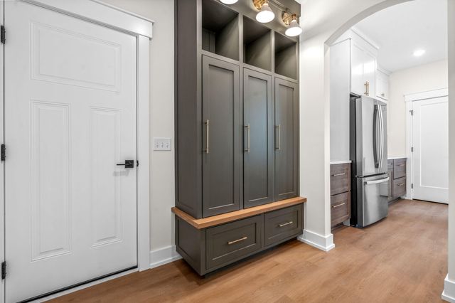 1912 Creekside Drive SW, Byron Center, MI 49315