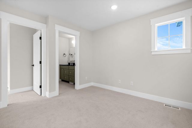 1912 Creekside Drive SW, Byron Center, MI 49315