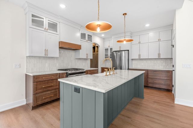 1912 Creekside Drive SW, Byron Center, MI 49315