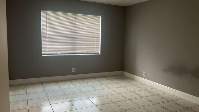 9355 SW 8th Street 202, Boca Raton, FL 33428