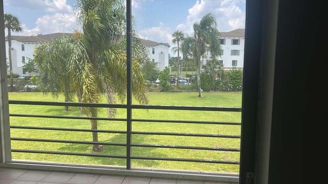 9355 SW 8th Street 202, Boca Raton, FL 33428