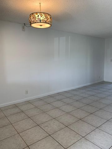 9355 SW 8th Street 202, Boca Raton, FL 33428