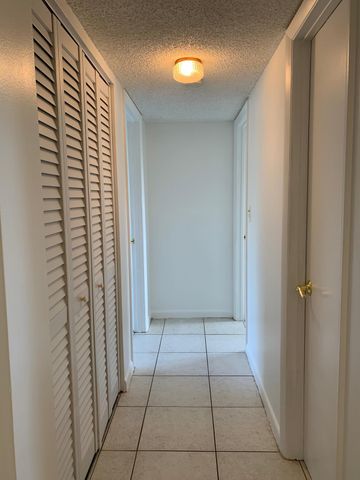 9355 SW 8th Street 202, Boca Raton, FL 33428