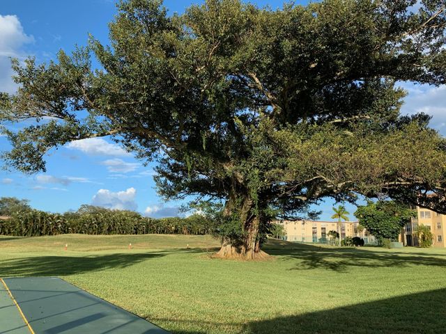 9355 SW 8th Street 202, Boca Raton, FL 33428