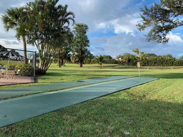 9355 SW 8th Street 202, Boca Raton, FL 33428